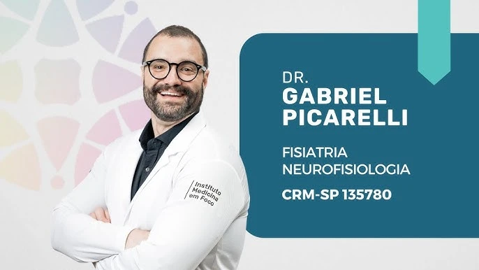 Dr. Gabriel Picarelli, especilista em fisiatria para dor crônica e espasticidade, realizando tratamento com toxina botulínica para dor, infiltrações e terapia de ondas de choque para controle da dor crônica, visando melhoria da qualidade de vida com fisiatria, no Instituto Medicina em Foco em São Paulo.